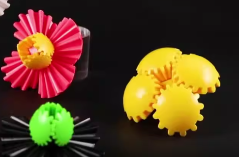 Gear-Turn Puzzle Cubes in Display Packaging — SST349464